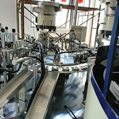 Хорошая цена. Нестандартная автоматизированная сборка крови с помощью сборки иглы с хорошим процессом сборки и высокими технологиями онлайн
