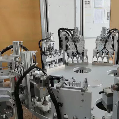 Хорошая цена. 220V Voltage Desiccant Cap Assembly Machine with 100% Qualification Check and Vibrating Feeder for Pharmaceutical Use онлайн