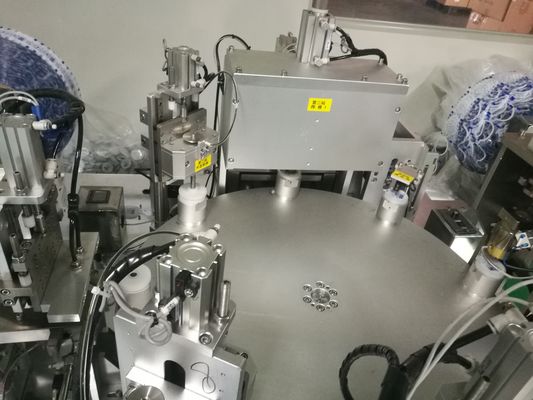 Хорошая цена. Автоматическое оборудование Электрическая бутылочная крышка для бутылок 50 Гц Сертификат CE онлайн