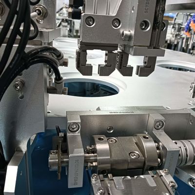 Хорошая цена. Высокоскоростное производство CRC Cap Assembly Machine OEM Автоматический для многодетальных крышек онлайн
