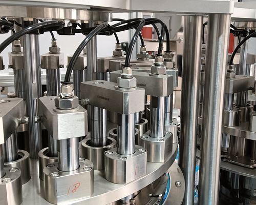 Хорошая цена. Нержавеющая сталь и алюминиевый сплав Euro Cap Assembly Machine с независимым приводом онлайн