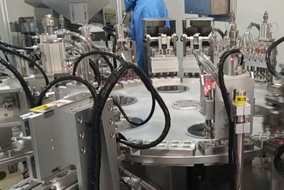 Хорошая цена. Компактный и легкий Euro Cap Assembly Machine Фактический размер варьируется в зависимости от скорости производства онлайн