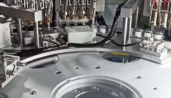 Хорошая цена. 8000-15000 шт/час Скорость производства Евро-Кап монтажная машина для полиэтиленовых крышек и закрытий онлайн