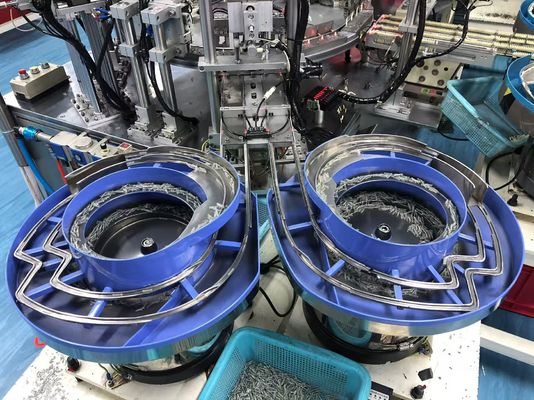 Хорошая цена. Нестандартная автоматизированная сборка игл для сбора крови, легко управляемая ПЛК. онлайн