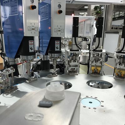 Хорошая цена. Автоматическая сварочная машина для пленочной обшивки Управление ПЛК Многоязычный дисплей онлайн