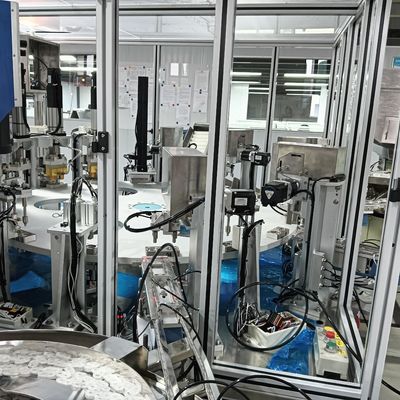 Хорошая цена. Автоматизированная ультразвуковая пленочная сварочная машина с испытательной станцией после каждой станции для обеспечения уровня квалификации продукта онлайн
