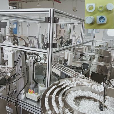 Стабильная работа. Точное позиционирование для автоматизированной машины сборки крышек HeliCap для молочной продукции