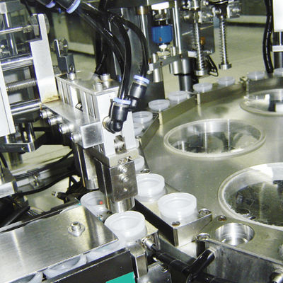 Хорошая цена. High Efficiency Euro Cap Assembly Machine with 99% Qualified Rate 95% Operation Rate and Adjustable Speed онлайн