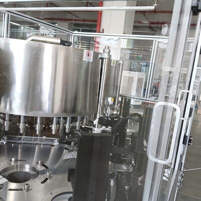 Непрерывное движение Двойной сложной крышки сборки машины с ПЛК управления, 14000-18000 штук / час, нержавеющая сталь + алюминиевая сплав конструкции